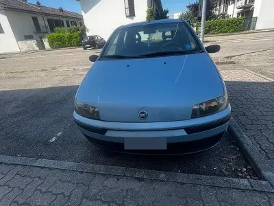 Usata Fiat Punto 60 CV (44 kW) 2001 Bluazzurro Utilitaria