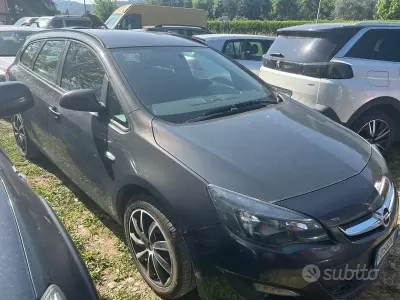 Begagnad Opel Astra Cosmo 140 HK (102 kW) 2016 Grå Kombi