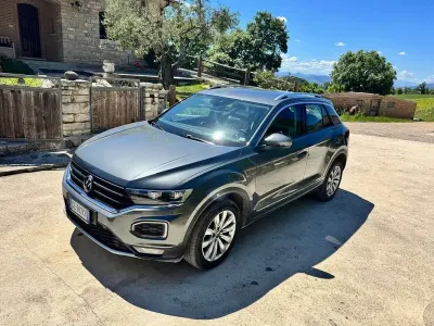 Usata VW T-Roc Sportline 150 CV (110 kW) 2021 Grigio SUV