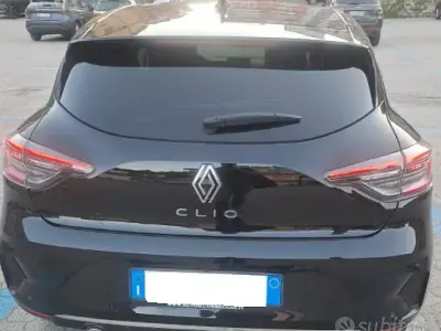 Usata Renault Clio V Techno 101 CV (74 kW) 2025 Nero Berlina