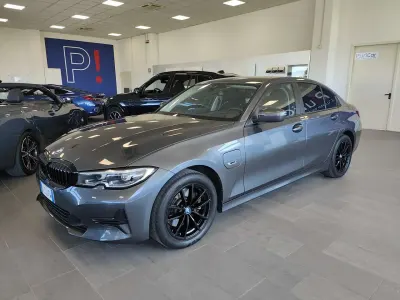 Usata BMW 320 163 CV (119 kW) 2022 Grigio Berlina