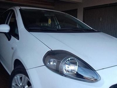 Usata Fiat Grande Punto 75 CV (55 kW) 2013 Bianco Utilitaria