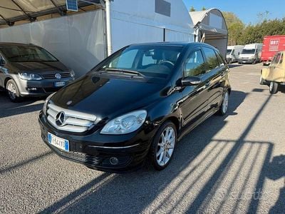 Usata Mercedes B200 140 CV (102 kW) 2007 Nero Monovolume