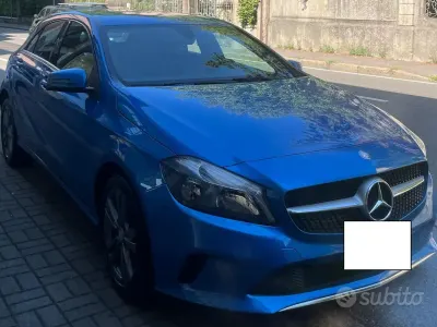 Usata Mercedes A180 Premium 109 CV (80 kW) 2016 Bluazzurro Utilitaria