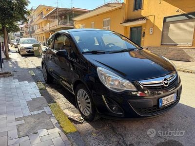 Usata Opel Corsa 75 CV (55 kW) 2013 Blu Utilitaria