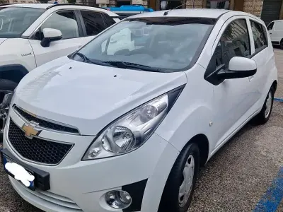 Begagnad Chevrolet Spark 68 HK (50 kW) 2012 Vit Halvkombi