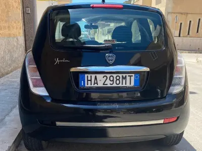 Usata Lancia Ypsilon 60 CV (44 kW) 2009 Nero Utilitaria