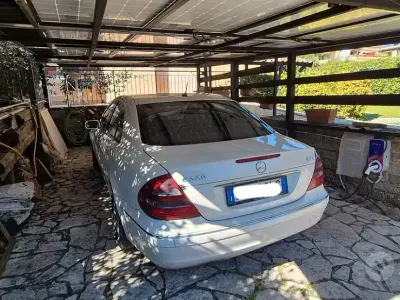 Usata Mercedes E220 150 CV (110 kW) 2006 Bianco Berlina