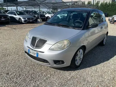 Usata Lancia Ypsilon 60 CV (44 kW) 2009 Grigio Utilitaria