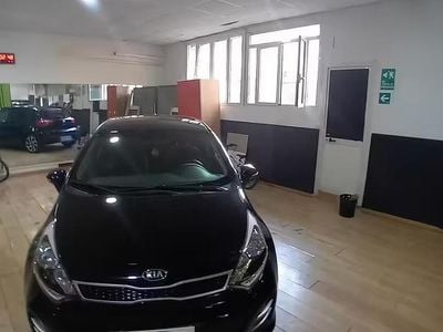 Usata Kia Rio 84 CV (61 kW) 2016 Nero Utilitaria