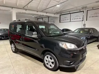 Usata Fiat Doblò Lounge 95 CV (69 kW) 2016 Nero Monovolume