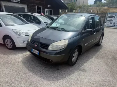 Usata Renault Scenic E-Tech 106 CV (77 kW) 2006 Grigio Monovolume