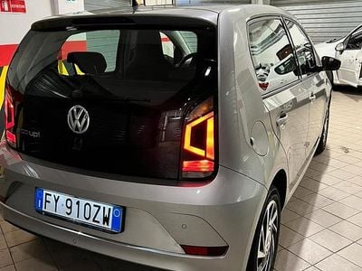 Begagnad VW up! 2019 Grå Halvkombi