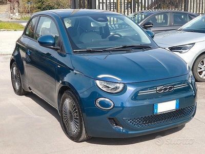 Second-hand Fiat 500e Icon 86 kW (118 CP) 2022 Albastru Hatchback