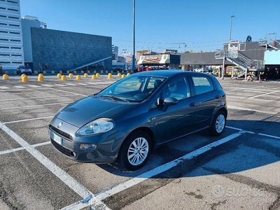Usata Fiat Punto Street 77 CV (56 kW) 2014 Grigio Berlina