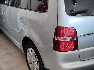 Usata VW Touran 2008 Grigio Monovolume