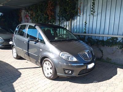 Usata Lancia Musa Platinum 95 CV (69 kW) 2011 Grigio Monovolume
