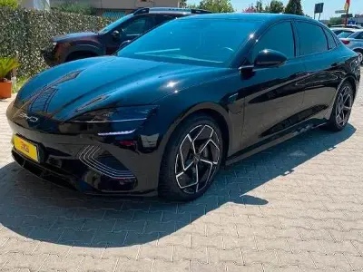 Usata BYD Han Design 380 kW (517 CV) 2025 Nero Berlina