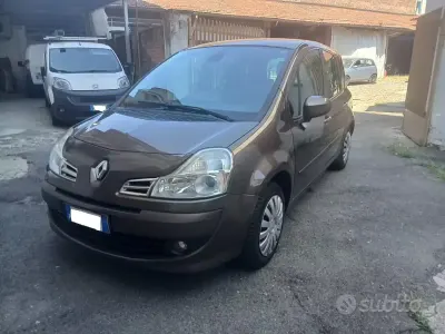 Usata Renault Modus 101 CV (74 kW) 2011 Marrone Monovolume