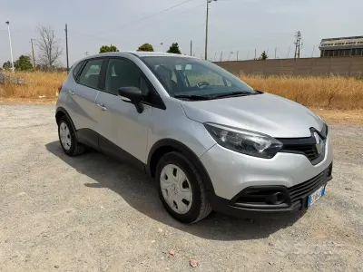Usata Renault Captur 90 CV (66 kW) 2015 Grigio SUV