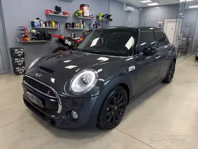 Usata Mini Cooper SD Seven 170 CV (125 kW) 2018 Grigio Utilitaria