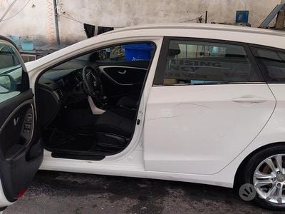 Usata Hyundai i30 109 CV (80 kW) 2014 Bianco Station wagon