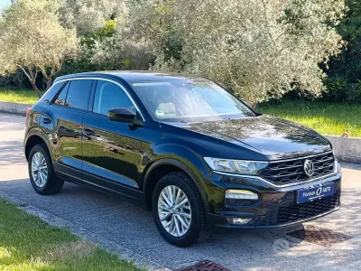 Usata VW T-Roc Style 116 CV (85 kW) 2018 Nero SUV