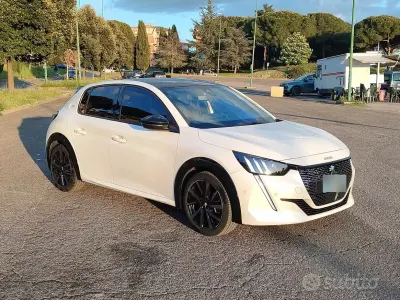 Gebraucht Peugeot 208 GT-line 102 PS (75 kW) 2021 Weiß Kleinwagen