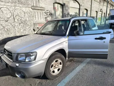 Usata Subaru Forester 177 CV (130 kW) 2005 Argento SUV