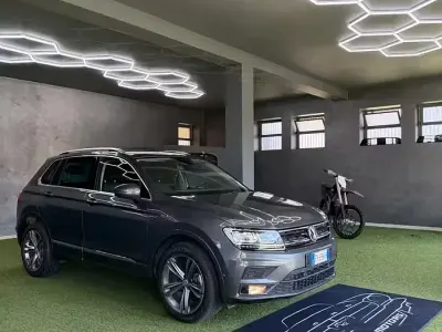 Usata VW Tiguan 150 CV (110 kW) 2019 Grigio SUV