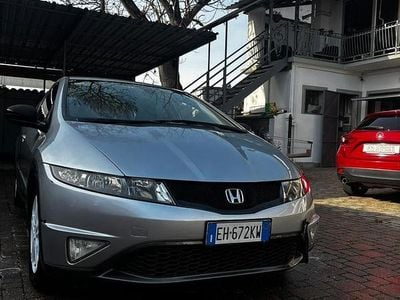 Usata Honda Civic 99 CV (72 kW) 2011 Grigio Berlina