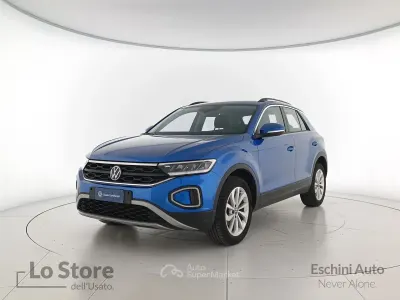 Usata VW T-Roc Life 110 CV (80 kW) 2023 Ravenna blue metallizzato SUV