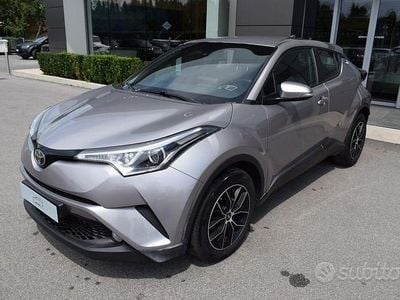 Usata Toyota C-HR Active 116 CV (85 kW) 2017 Grigio SUV
