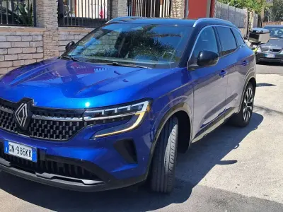Usata Renault Austral Techno 131 CV (96 kW) 2023 Blu/azzurro SUV