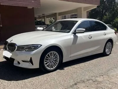 Usata BMW 320 Luxury Line 184 CV (135 kW) 2021 Bianco Berlina