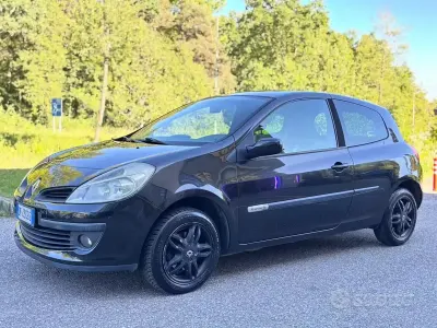 Usata Renault Clio II 75 CV (55 kW) 2008 Nero Berlina