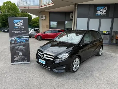 Usata Mercedes B180 109 CV (80 kW) 2014 Nero Utilitaria