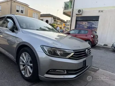 Usata VW Passat 120 CV (88 kW) 2016 Grigio Station wagon
