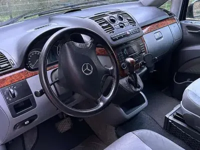 Begagnad Mercedes Viano 150 HK (110 kW) 2009 Blå Minibuss