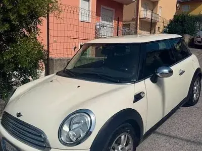 Usata Mini ONE 75 CV (55 kW) 2011 Bianco Utilitaria