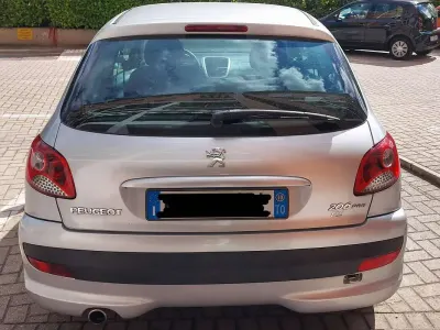 Usata Peugeot 206 60 CV (44 kW) 2010 Berlina