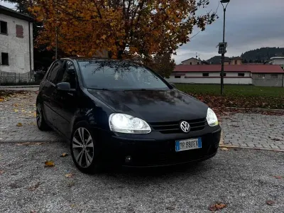 Usata VW Golf V 105 CV (77 kW) 2006 Nero Utilitaria