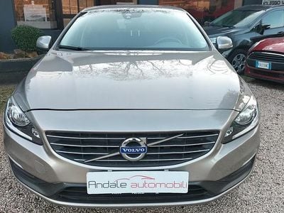 Usata Volvo V60 Momentum 114 CV (83 kW) 2015 Grigio Station wagon