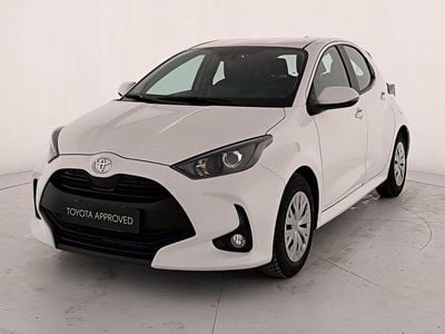 Usata Toyota Yaris Active 72 CV (52 kW) 2023 Bianco Utilitaria