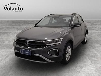 Usata VW T-Roc Life 150 CV (110 kW) 2024 Grigio SUV