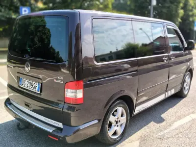 Usata VW Multivan 131 CV (96 kW) 2008 Marrone Monovolume