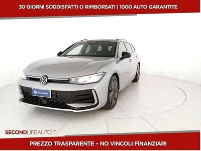 Usata VW Passat R-line 150 CV (110 kW) 2024 Argento Station wagon