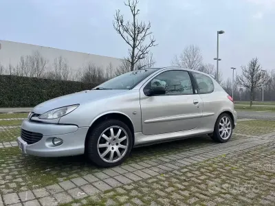 Usata Peugeot 206 GT 135 CV (99 kW) 1999 Utilitaria