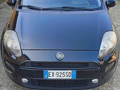 Usata Fiat Punto Lounge 69 CV (50 kW) 2015 Nero Utilitaria