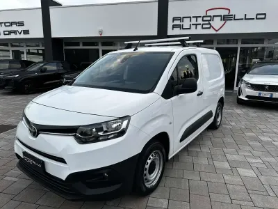 Usata Toyota Proace City City 102 CV (75 kW) 2021 Bianco Monovolume
